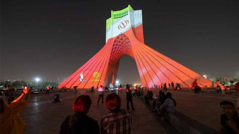 US Reportedly Mulls Easing Iran Sanctions, Assisting Non-Enrichment Nuclear Program