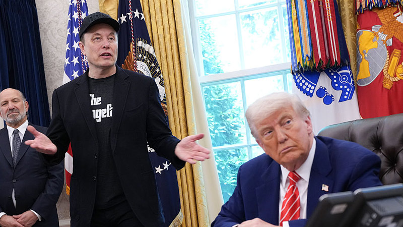 musk34623462.jpg