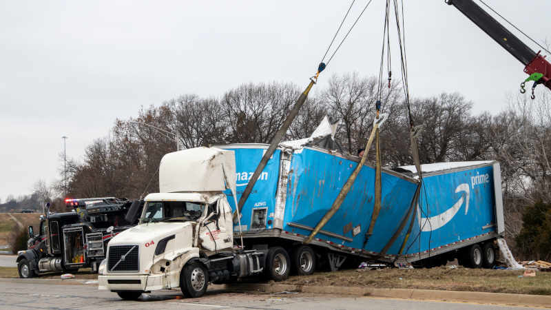 truckcrshh.jpg