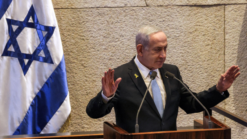 Netanyahu Tells Iranians to Revolt