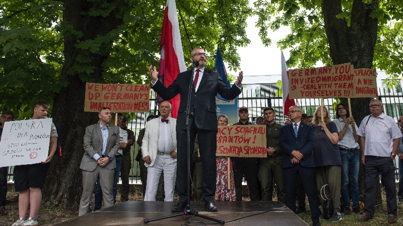 Poland: Ruling Left Cracks Down Against Citizens’ Border Defense Movement With Dozens of Tickets