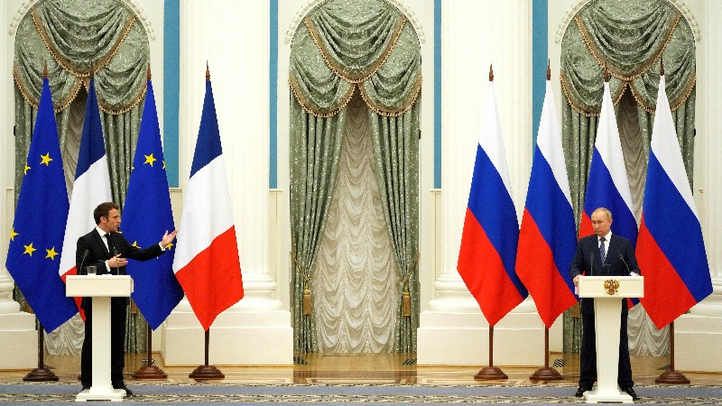 Putin, Macron Hold Unexpected Phone Call Regarding Peace in Iran & Ukraine