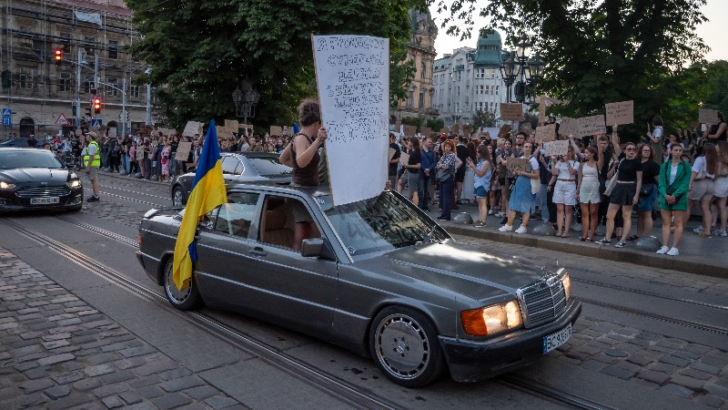 Following Protests & Friendly Media Turning On Him, Zelensky Reverses Power Grab