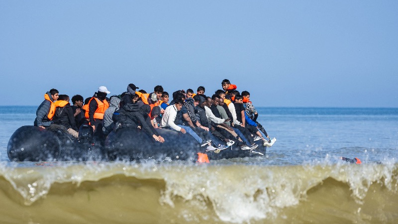 BusyBoatAliens.jpg