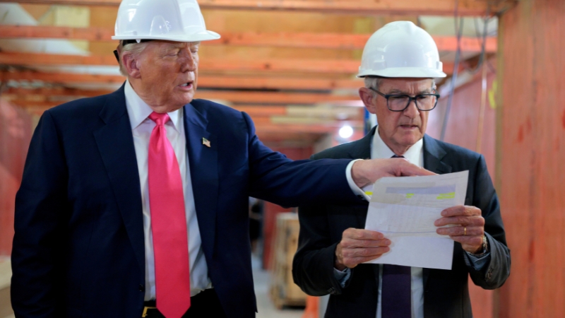 Trump Demands Fed Chair Powell Resign