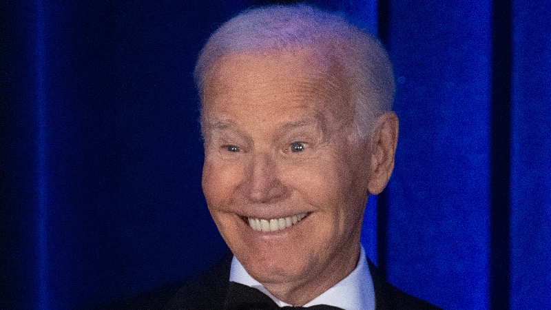 Biden Appears Lost & Confused At National Bar Association Gala
