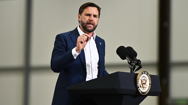 Vance Pushes Britain To Abandon iPhone Snooping Powers