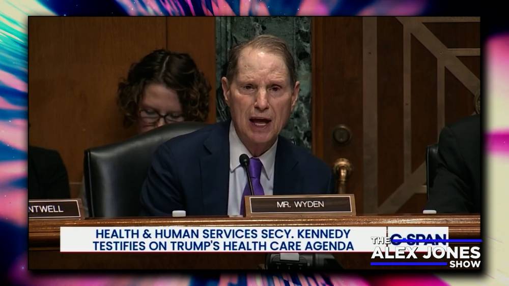 VIDEO: Dem. Senator Wyden Denies Biden’s DHS Smuggled 500K Children Into America