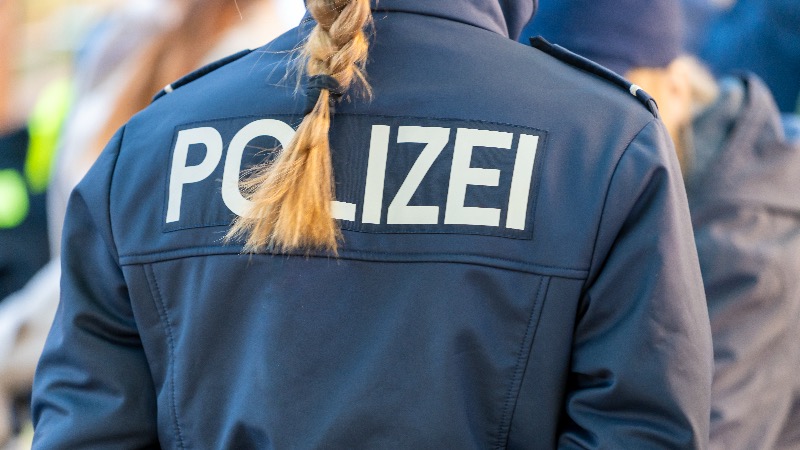 GermanPoliceWoman.jpg
