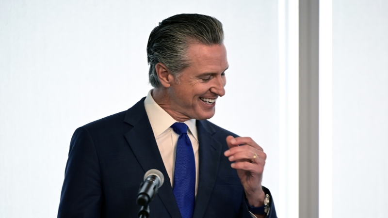 Newsom Bans Law Enforcement and Federal Agents from Wearing Masks