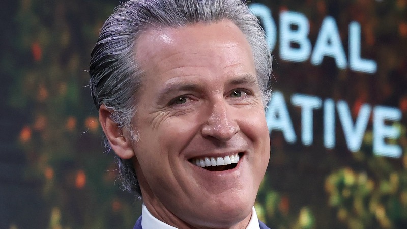 California Governor Expected to Sign Landmark AI Transparency and Social Media Censorship Bills