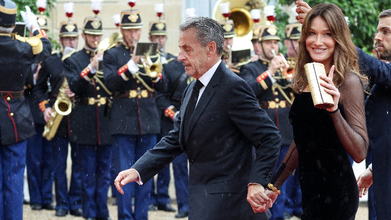 Former French President: Ukraine Can’t Win, Europe Must Seek Peace