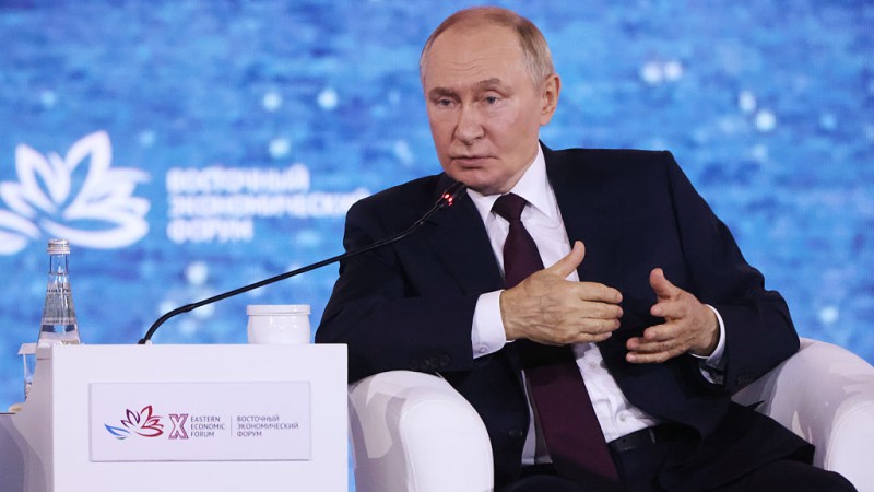 putin-hands.jpg