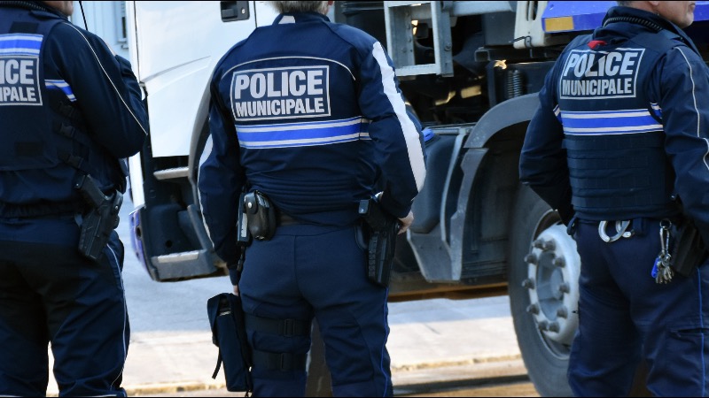 French Family Beats Intruder, Says Past Home Invasions Resulted In Death Of Grandfather & Torture Of Dog French Family Beats Intruder, Says Past Home Invasions Resulted In Death Of Grandfather & Torture Of Dog