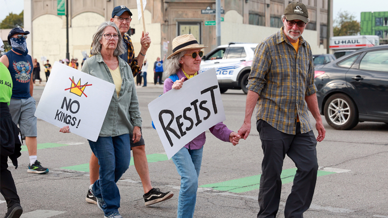 CAUGHT: MSM Caught Portraying 2017 Gathering As “No Kings” Protest