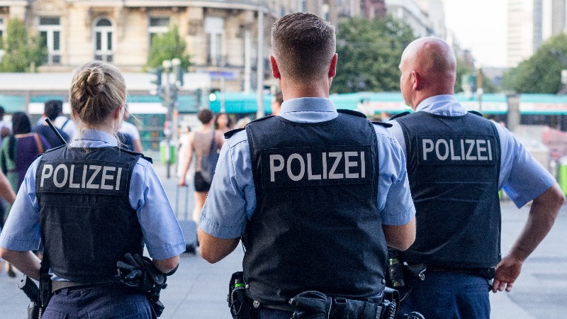 Syrian Beats Wife In German Street
