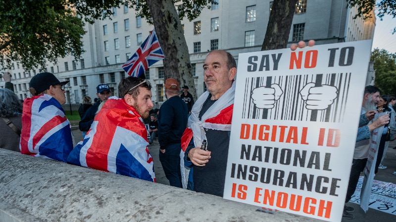 UK Government Faces Cross-Party Digital ID Backlash, Dismissing Concerns as “Misinformation” & “Scaremongering”