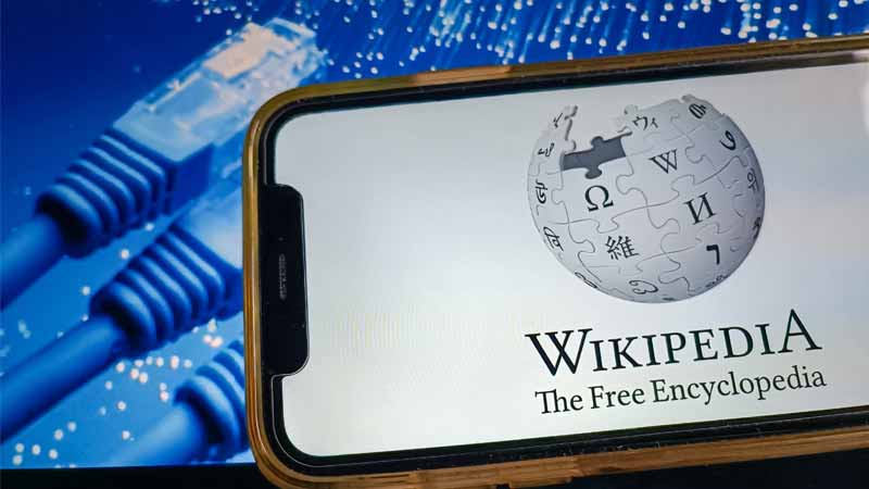 The Rise and Fall of Wikipedia The Rise and Fall of Wikipedia