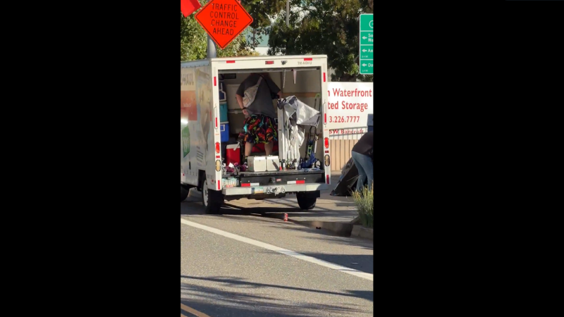 Portland Antifa & Leftist ICE Protesters Receive U-Haul Full Of Supplies As Dem Establishment Claims “Antifa Is Not An Organization, Does Not Exist”