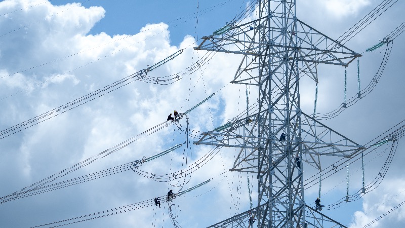 Electric Bill Crisis Blame-Game Begins: Democrats Slam Data Centers, GOP Faults “Climate-Cult Ideology”