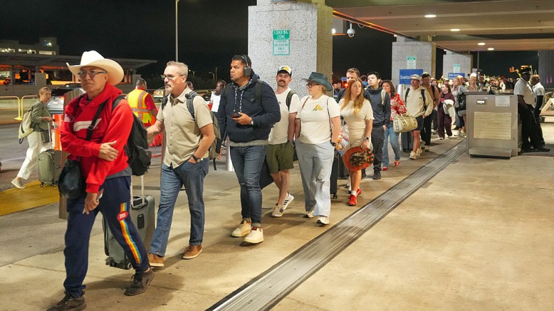 Monday Live: Air Traffic Controller Shortage Causes Travel Nightmare Amid Ongoing Schumer Shutdown