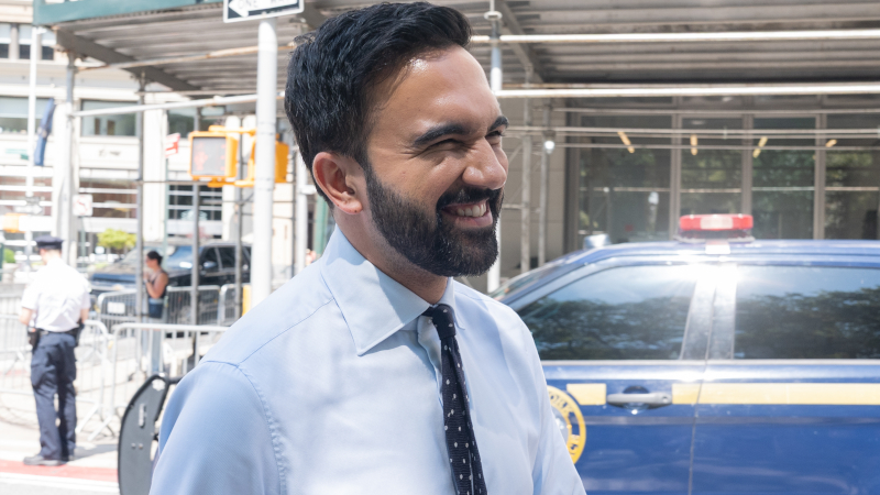 ICE Invites NYPD Officers to “Join an Agency That Respects You” After Mamdani Win