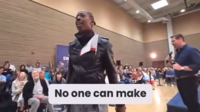 Pro-Female Activist Takes Over Democrat California Gubernatorial Candidate Swalwell Rally, Blasts Left For Supporting Men In Women’s Locker Rooms/Sports