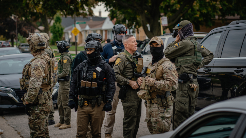 “Shoot on Sight” – Latin Kings Declare War on Immigration Agents in Chicago
