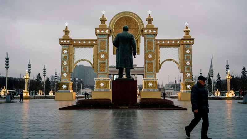 How the Soviets Replaced Christmas with a Socialist Winter Holiday