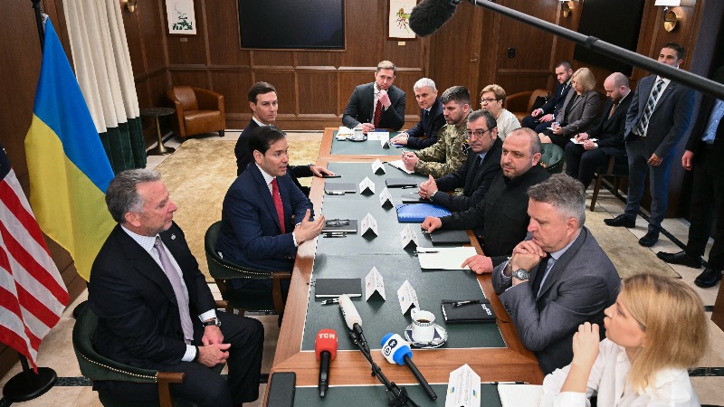 After Meeting With Ukrainians, Witkoff Heads To Moscow In Hopes Of Russia Agreeing To Revised Peace Plan