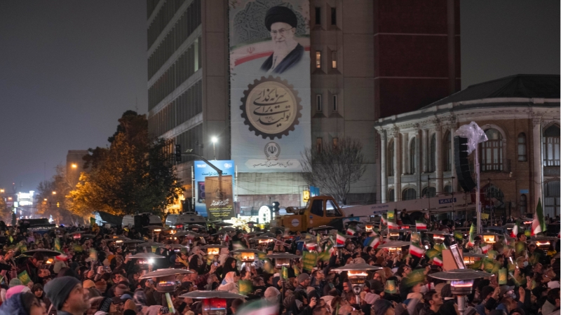 Trump: US Ready To Help Iranian Protesters