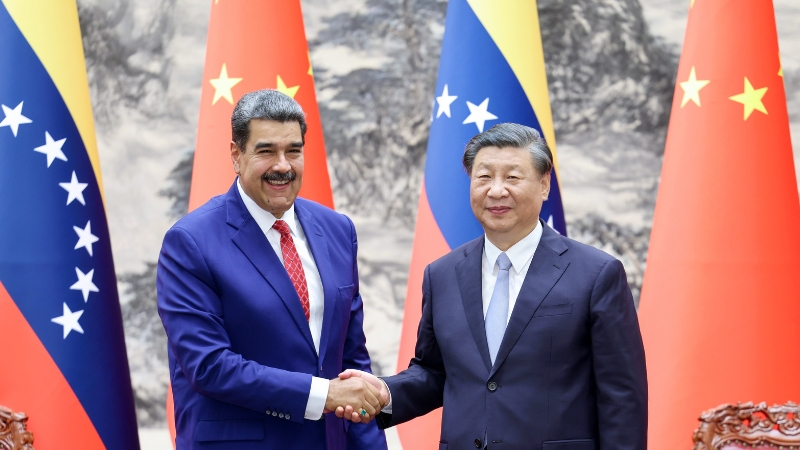 Εξακολουθούν να βρίσκονται ανώτεροι Κινέζοι αξιωματούχοι στο Καράκας καθώς οι ΗΠΑ επιτίθενται στην πρωτεύουσα της Βενεζουέλας;