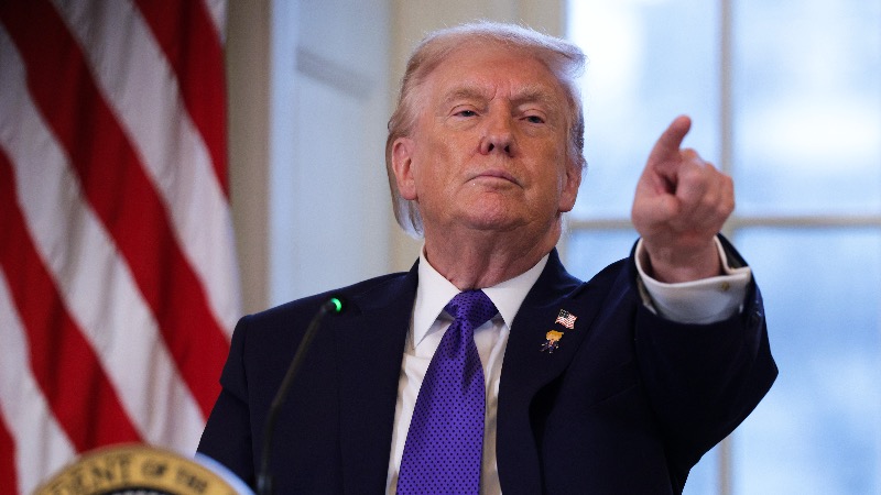 Trump Urges Cuba To Strike Deal With US “Before It’s Too Late” After Oil, Money Cut Off From Venezuela