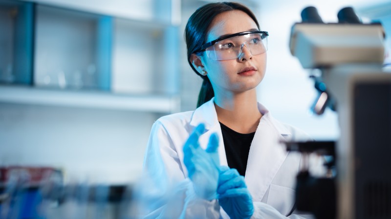 Senators Want To Ban Chinese Students From Government Labs