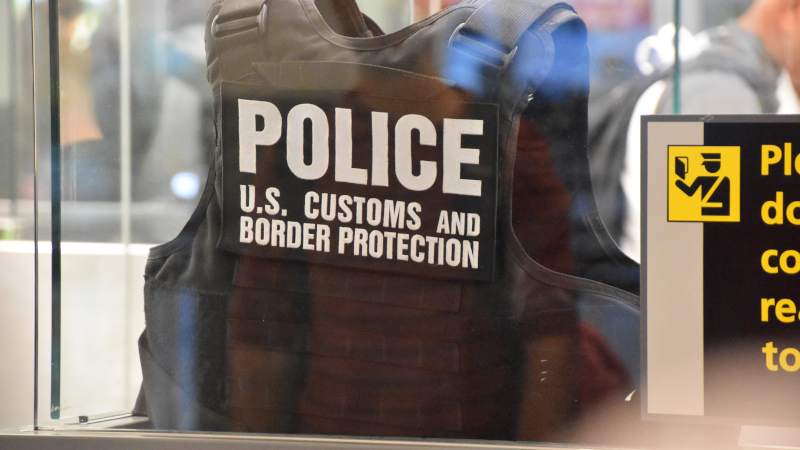 Customs and Border Protection Supervisor Arrested for Harboring Illegal Alien Girlfriend, Her Child