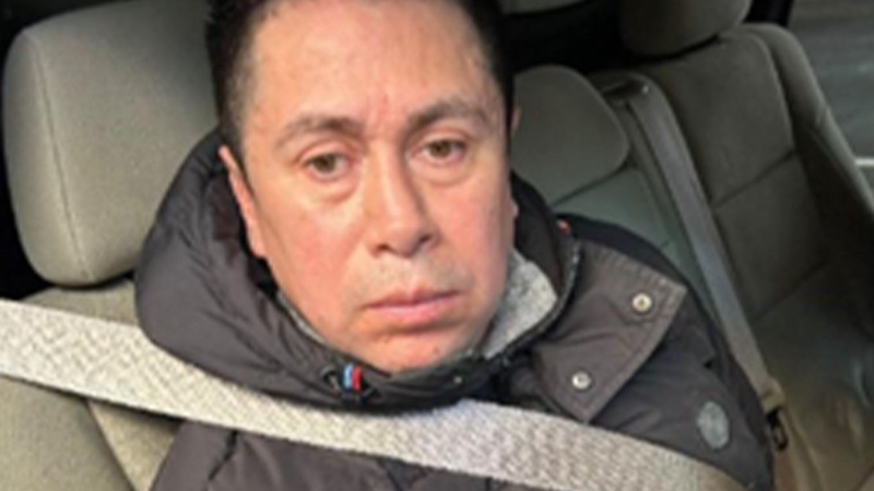 Criminal Illegal Alien Rams ICE, Bails Out of Moving Vehicle in Sanctuary Connecticut