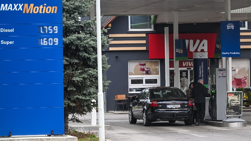 Fuel Crisis In Poland: State-Controlled Energy Giant Orlen’s Big Profits Are Being Used To Plug Massive Deficit, Says Economist
