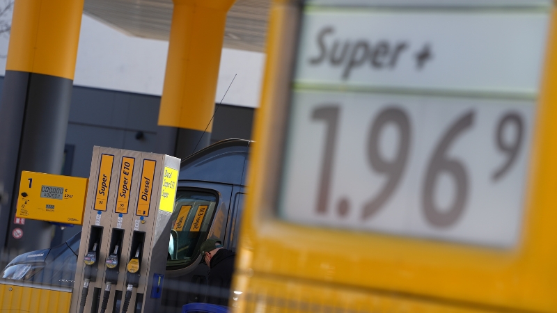 Iran War: Oil Increases 7% to  a Barrel